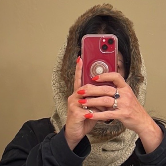 Evelyn K faux fur trimmed cable knit cowl NWT no flaws beige with brown faux fur - Picture 10 of 11